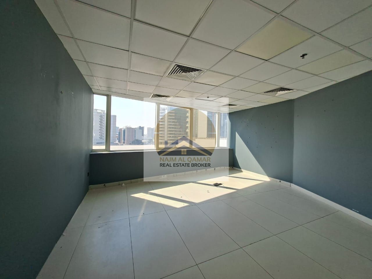 Chiller free Office 1560 Sqft rent 187k with parking