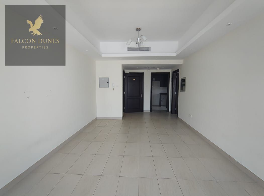 Luxury 1-Bedroom Apartment | Lake View | Chiller, Gym & Pool Free