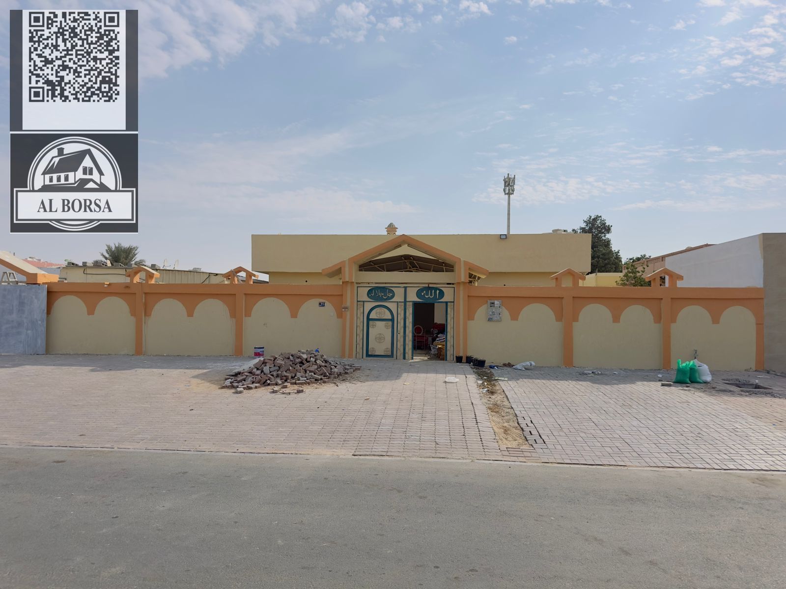Villa for rent in Ajman on the corner of two streets, beautiful location, payment facilities