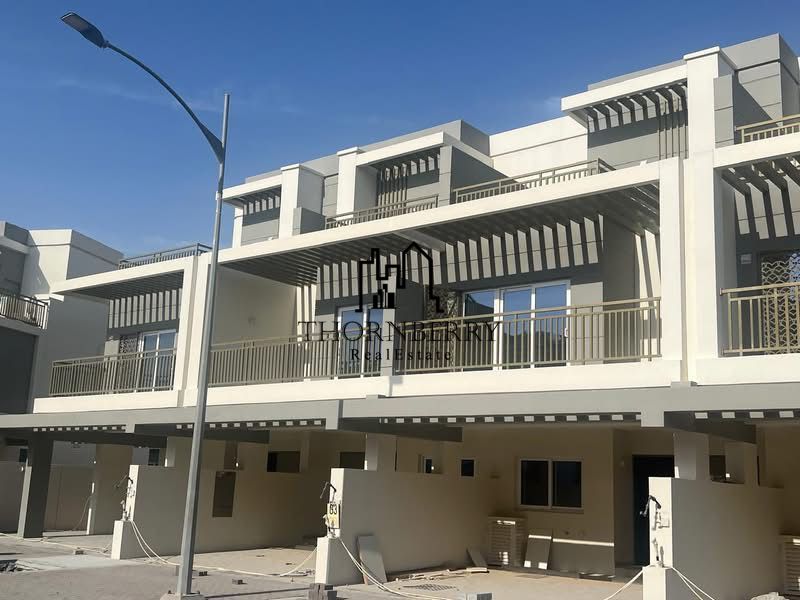 Spacious 3 Bedroom | Middle Unit | Back to Back