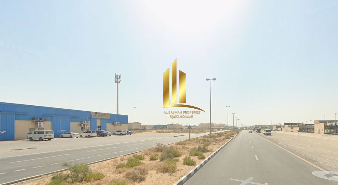 For Sale – Gated Land in the Heart of the Scrap Yard – Excellent Investment Location Area: 20,000 sq ft Location: On a main street in the heart of t