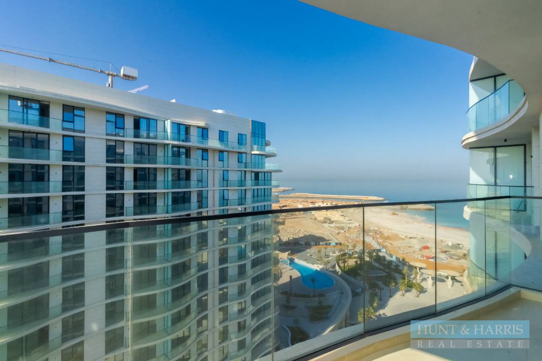 High Floor - Sea and Island View - Large Layout - One Bedroom for Sale