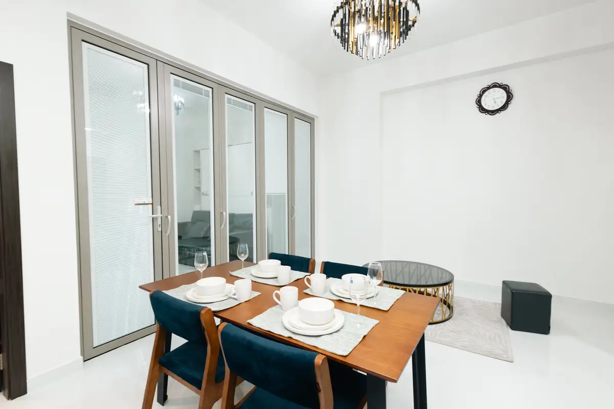 Spacious 1 Bedroom | Fully furnished | Vacant