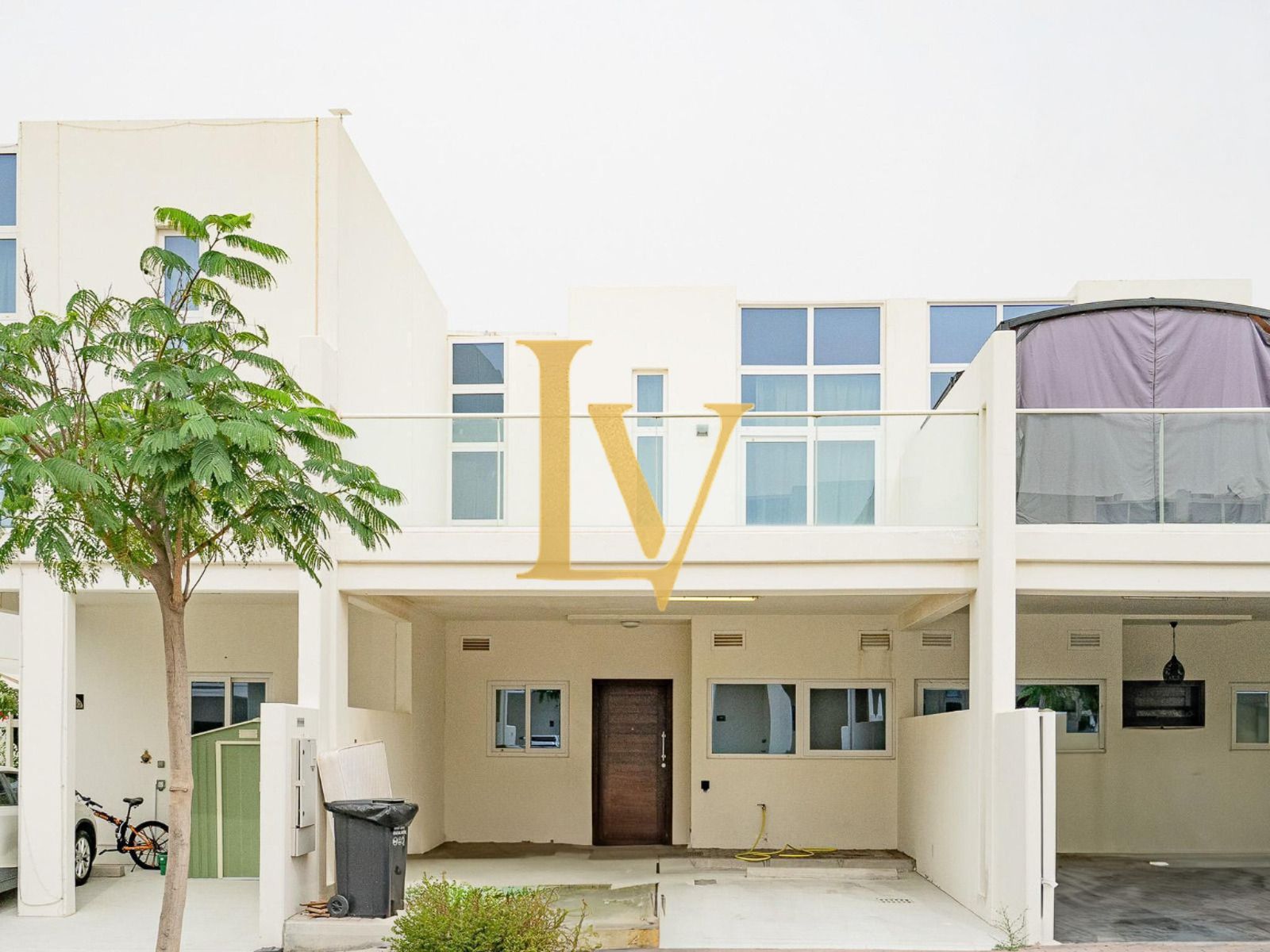 3 BR + Maid | Middle Unit | Spacious Layout | Closed Kitchen