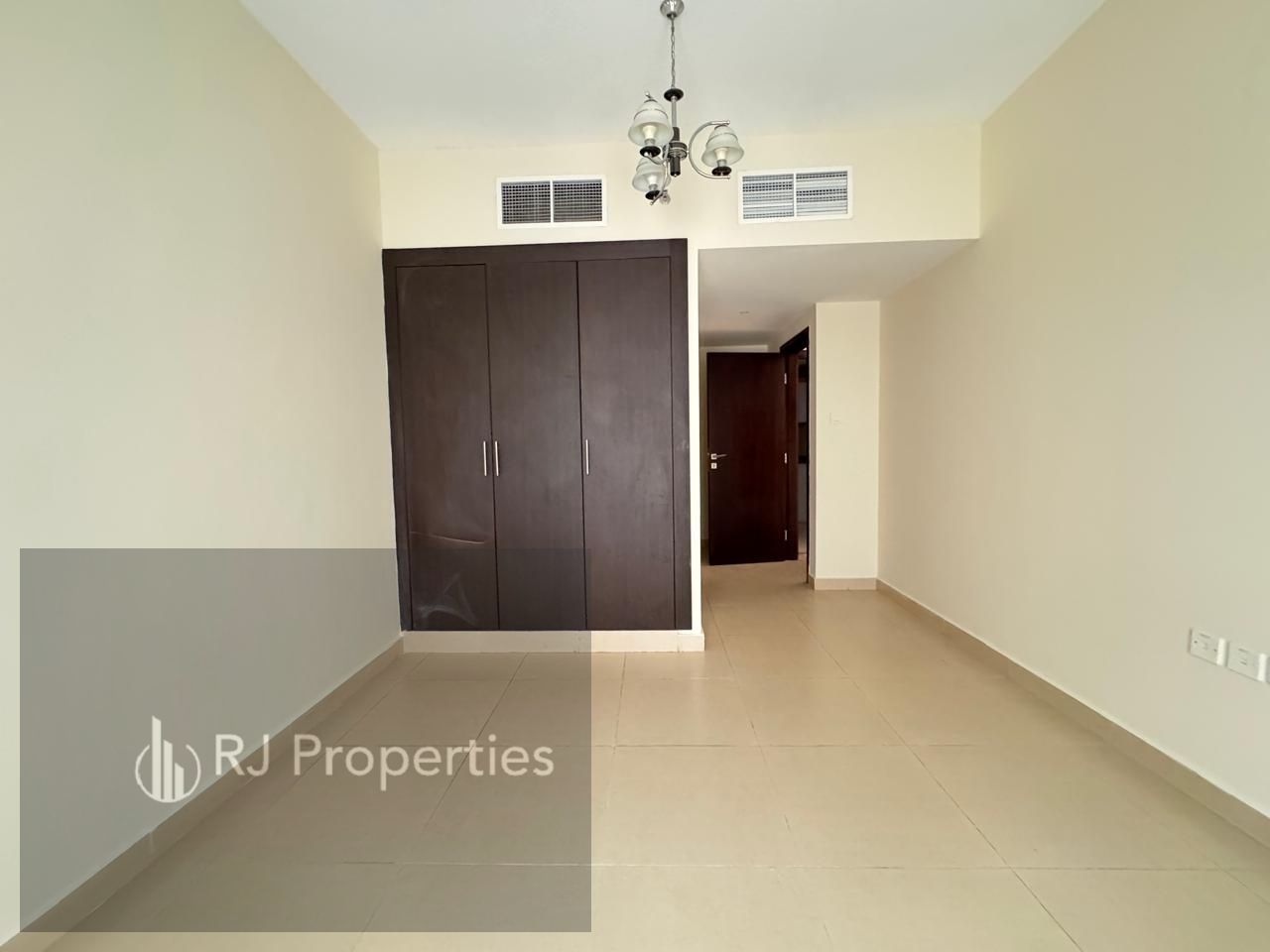 School Zone luxury 1bhk with waderobe 2WISHROOOM balcony parking 43k