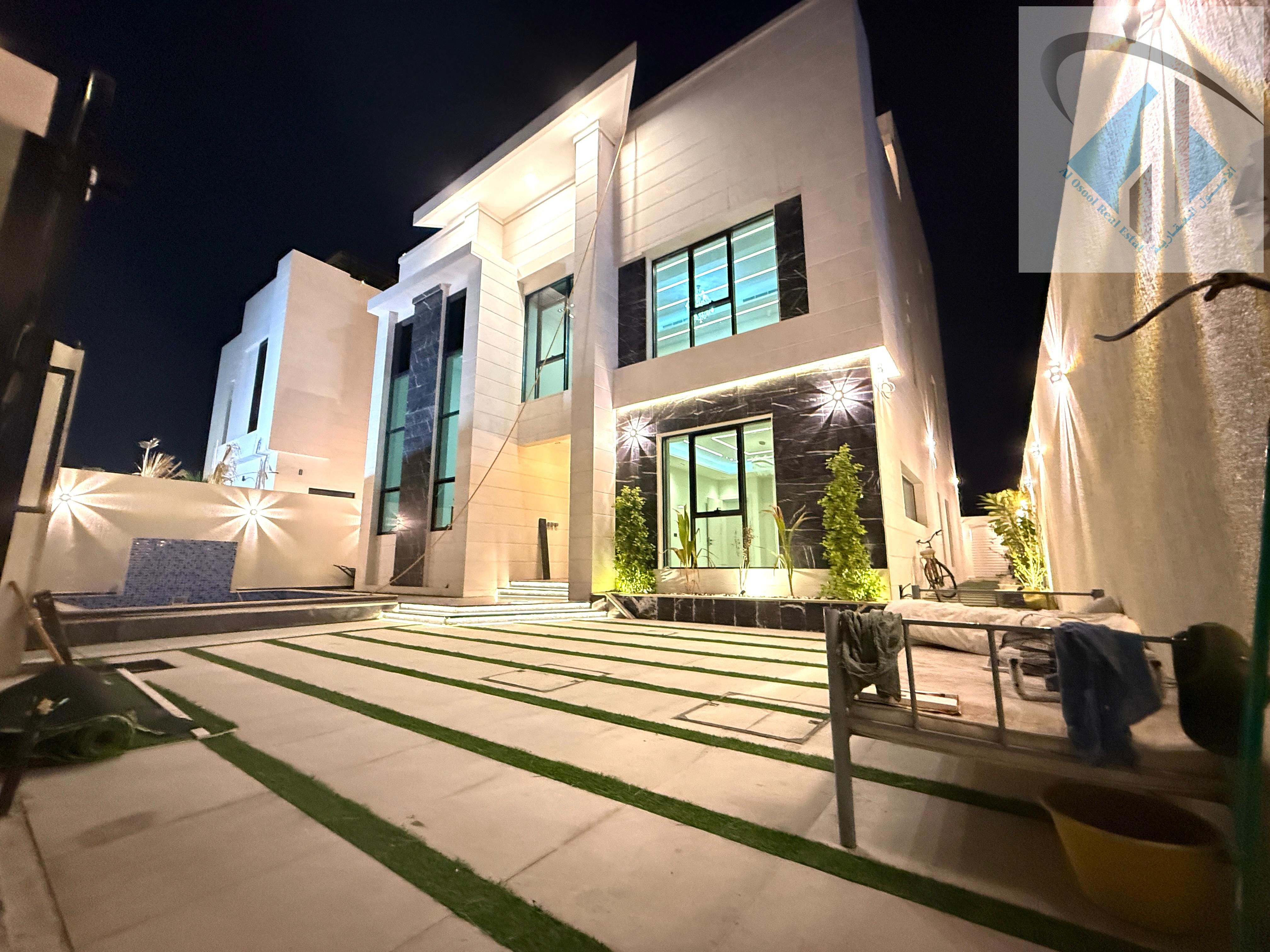 For sale: Ready-to-move-in villa close to all amenities, luxurious design, freehold ownership for all nationalities with the possibility of facilitate