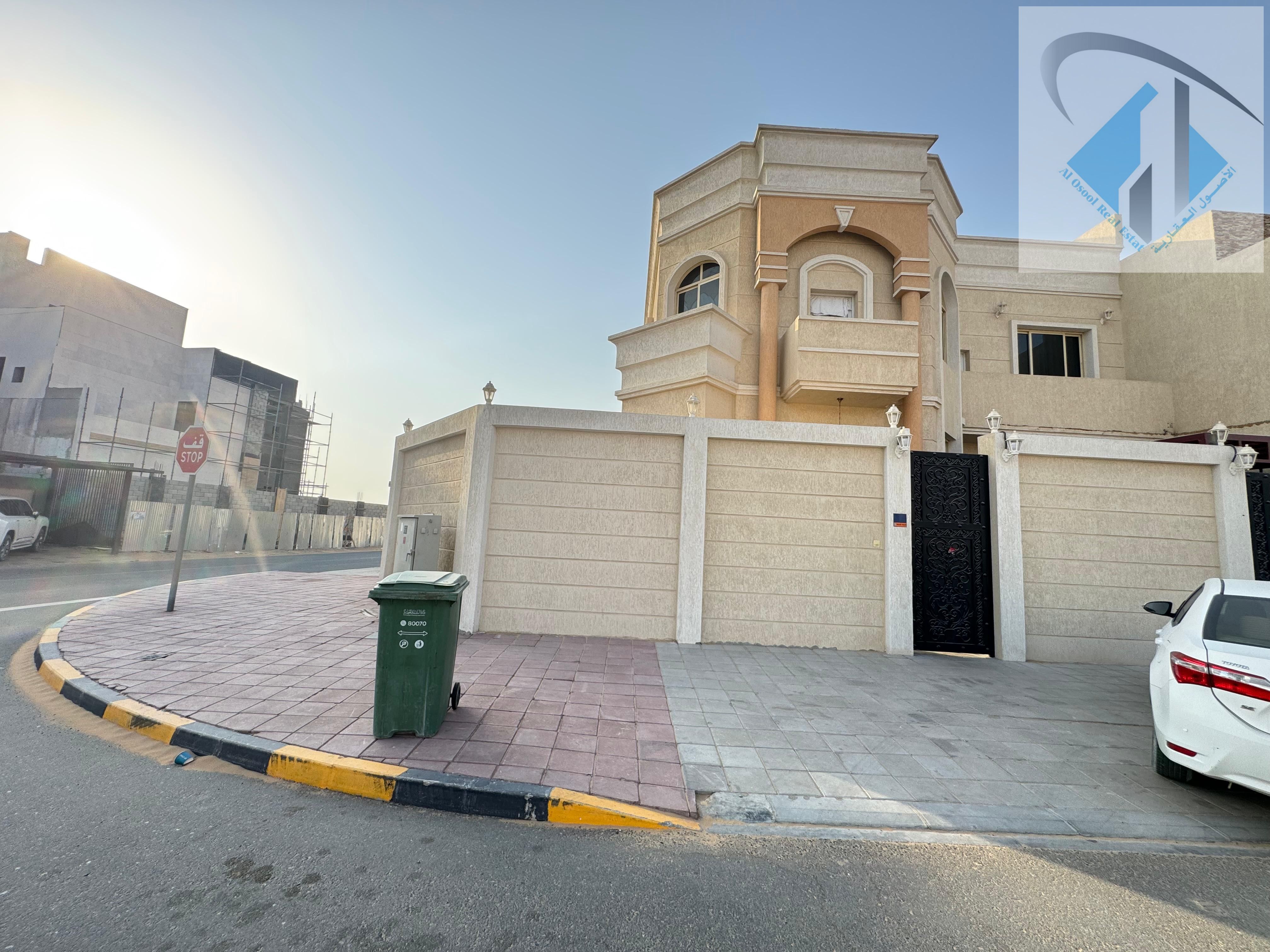 A 5-bedroom villa for sale at a very attractive price and location, fully furnished and including electricity and water. Freehold ownership with a mon