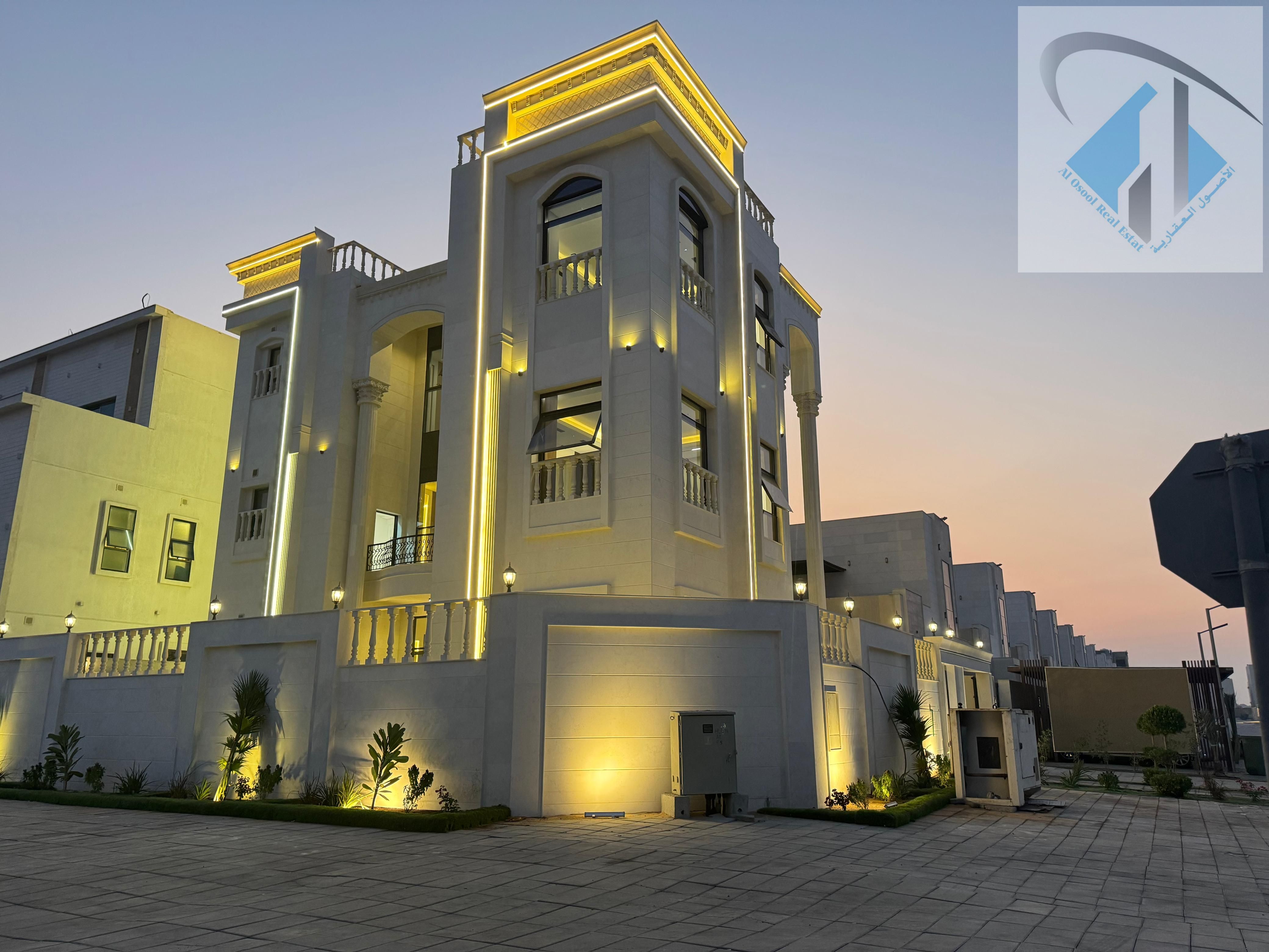 Villa for sale in a very prime location, 6 bedrooms, 4500 sq ft, including registration and ownership fees, at a very attractive price
