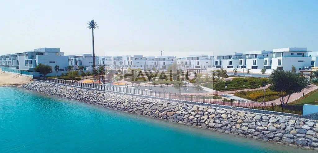 An integrated community blending luxury and nature