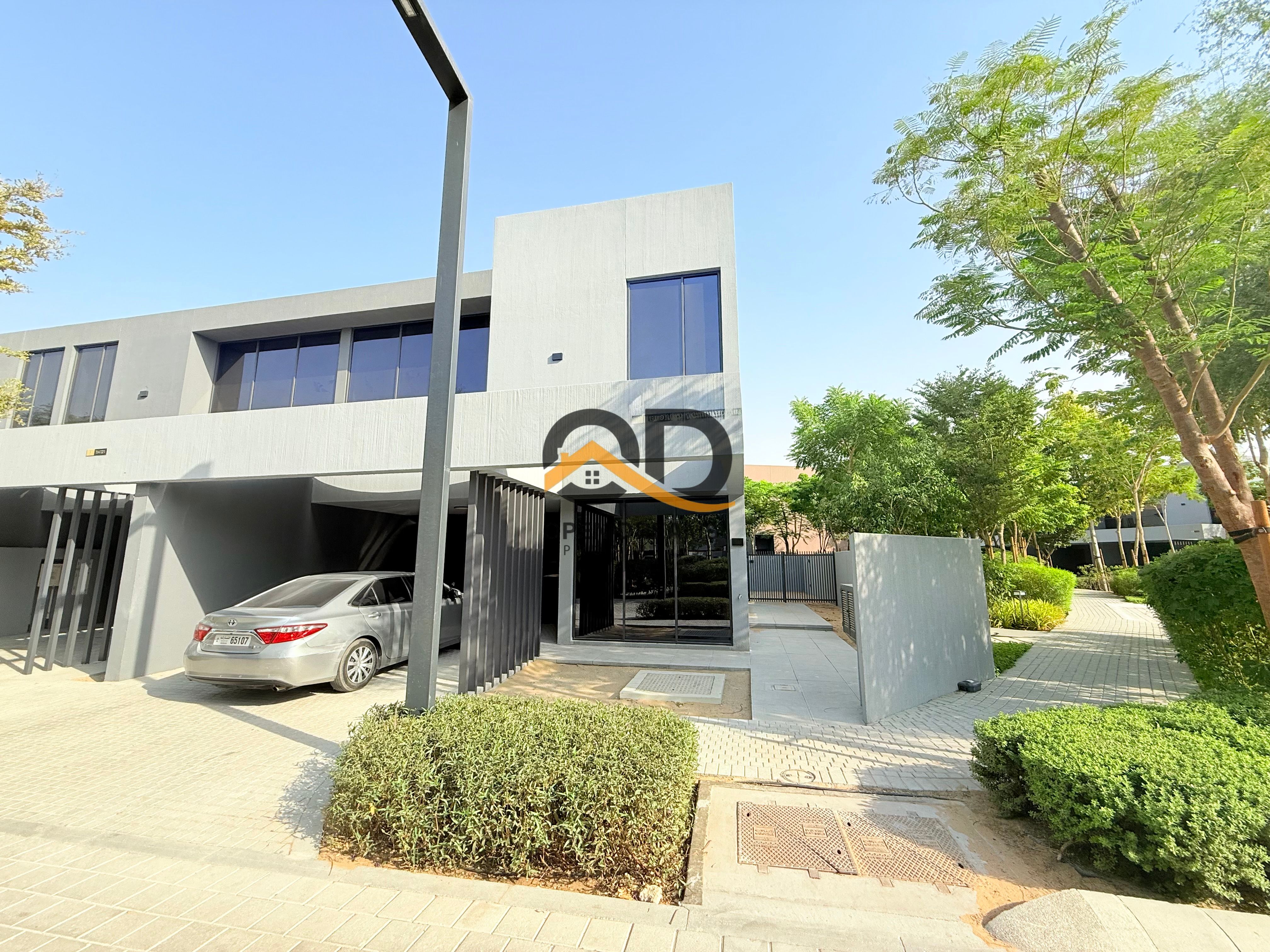 Corner Villa /4BR With Majlis Room / With High Standard Living Style
