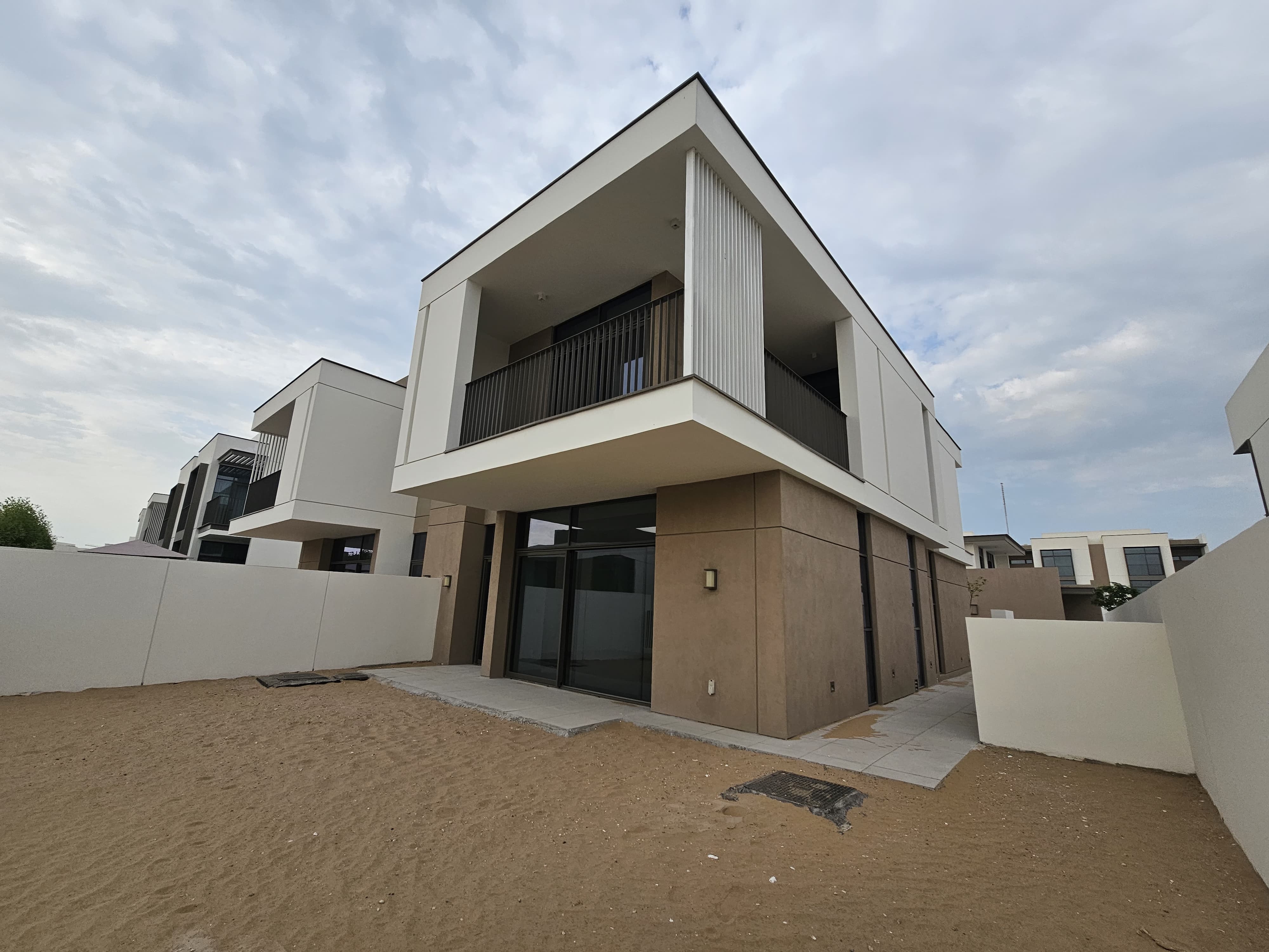 VILA RENT 4 BHK PLUS MAID MUROOJ AL FURJAN