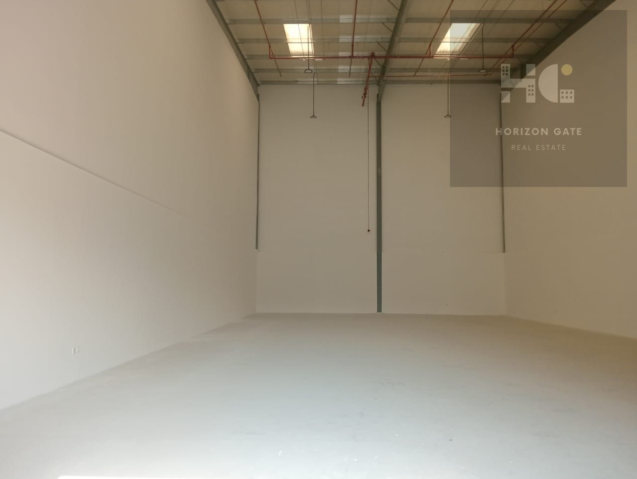 Strategic location i Premium Warehouse Leasing in Al Quoz - 3,200 SQFT