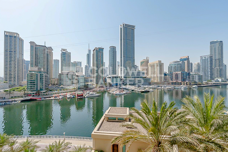 Marina View | Spacious Living | Vacant Now