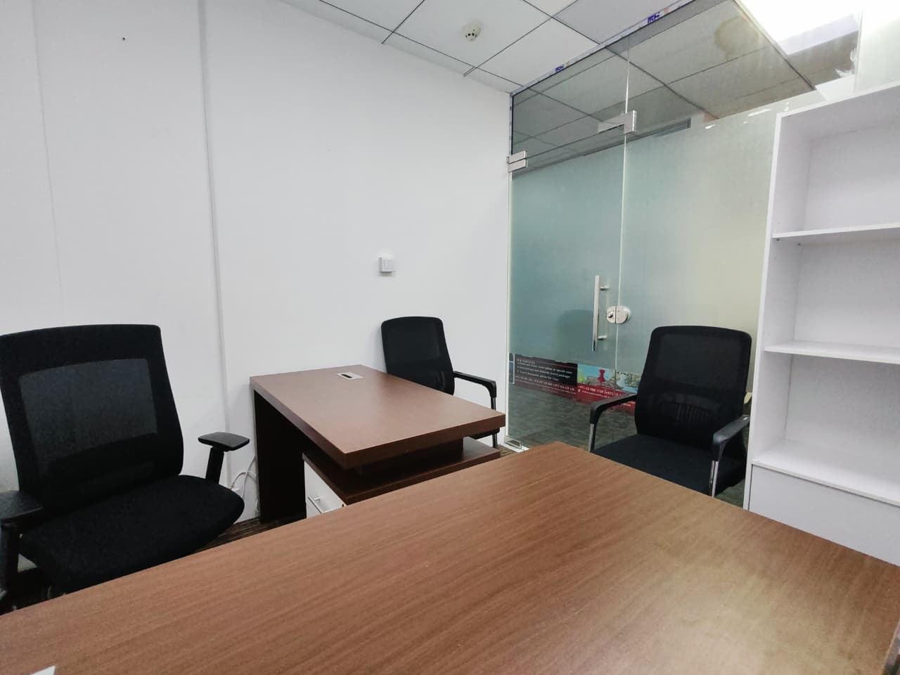 110 SFT fully furnished office 24/7 access with all amenities for AED 22,500 Yearly