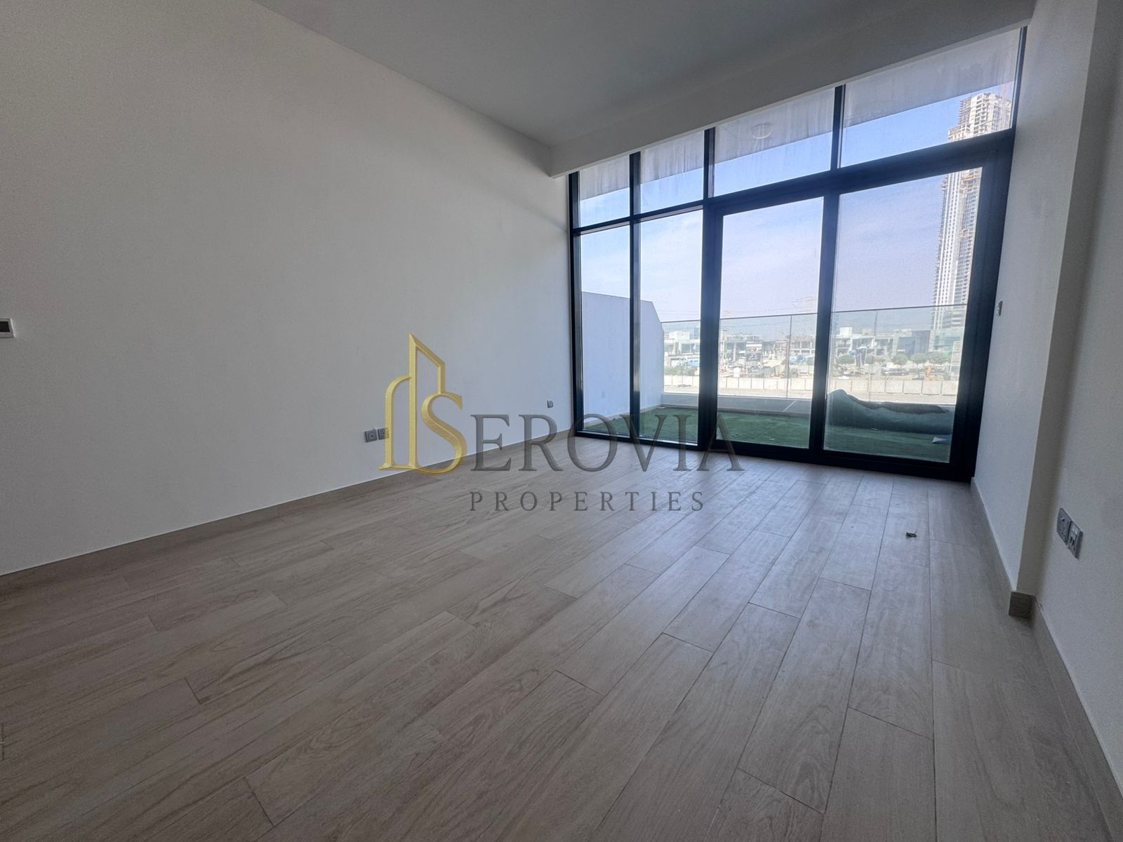 Big Layout | City View | Semi-furnished Kitchen