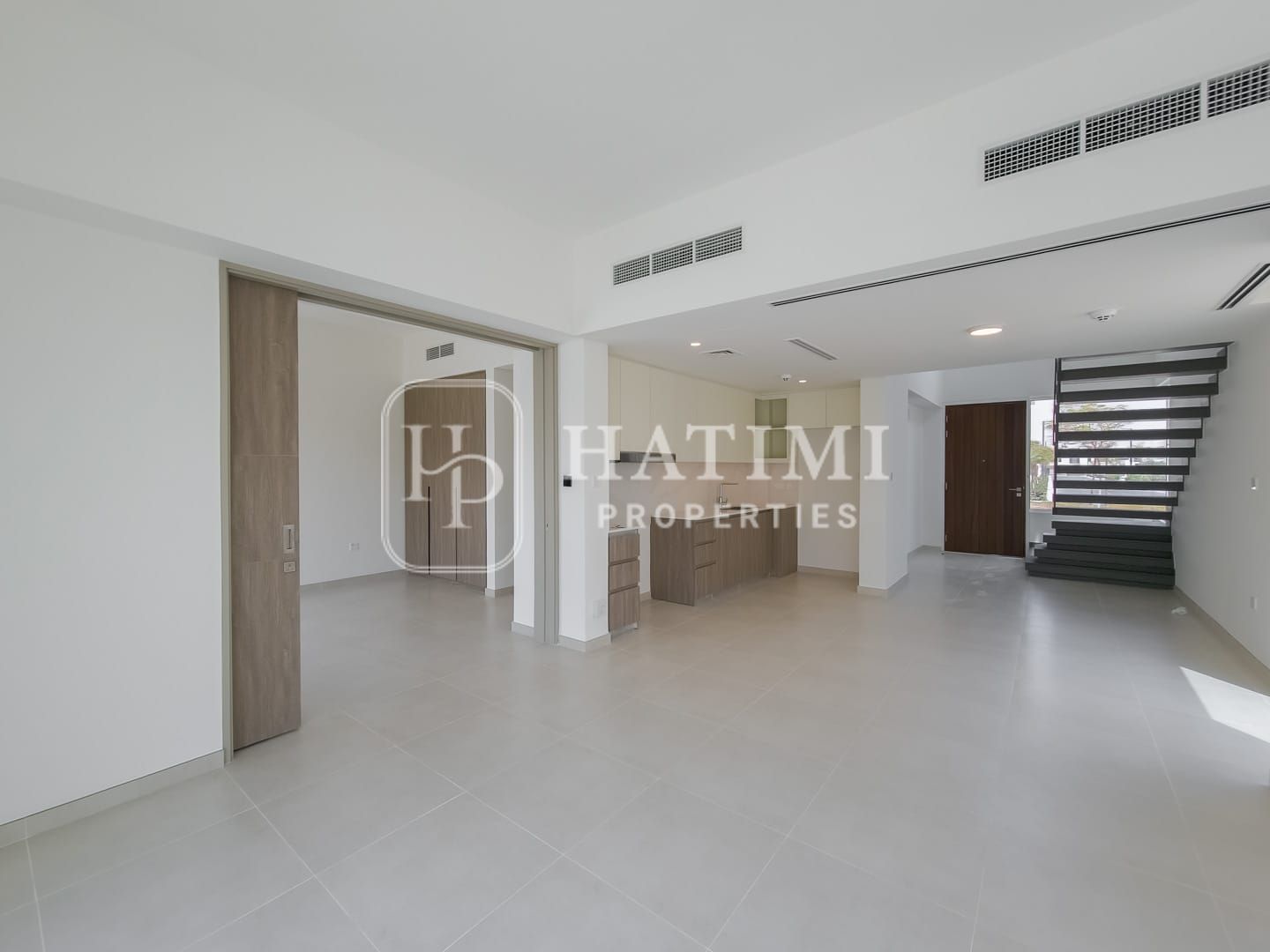 SINGLE ROW | FACING PARK | CLOSE TO AMENITIES