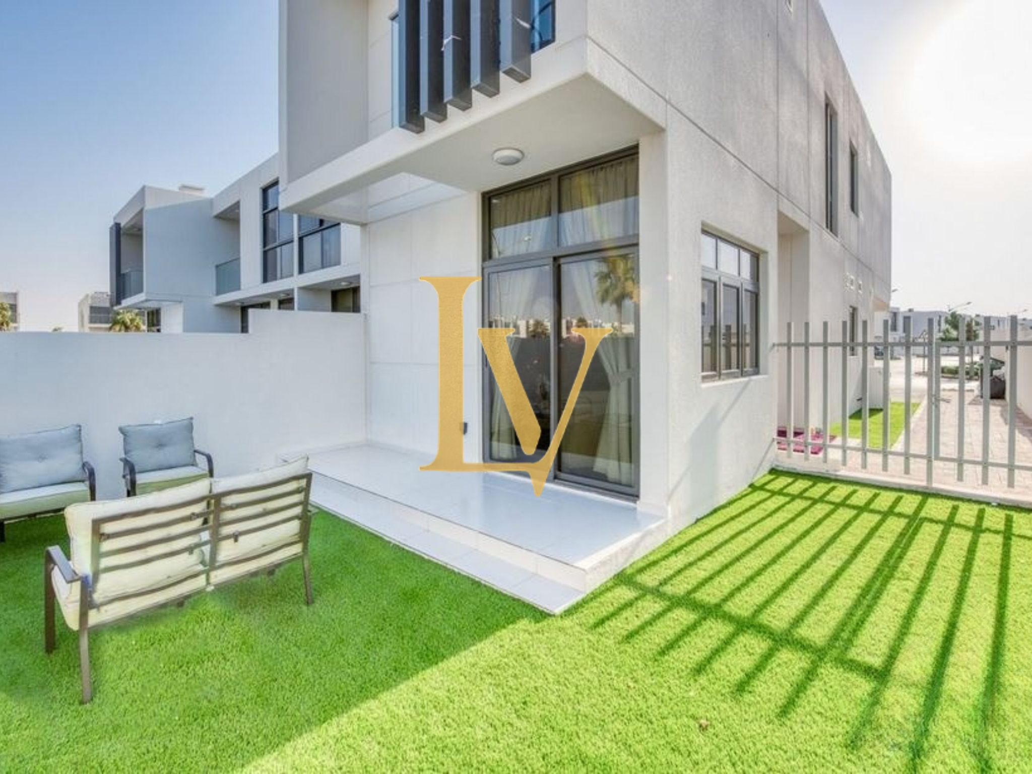 3BR + Maid | R2EM | Single row | Road viwe | Brand New | vacnt