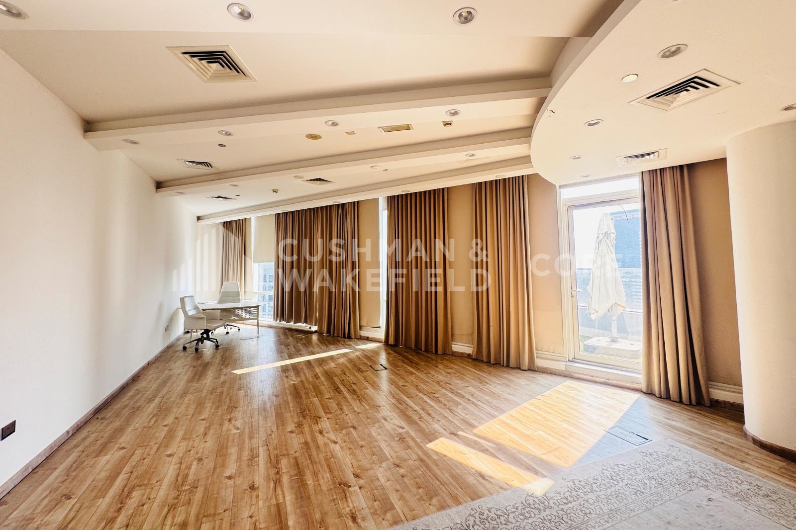 Fully Fitted | DED License | Ideally Located
