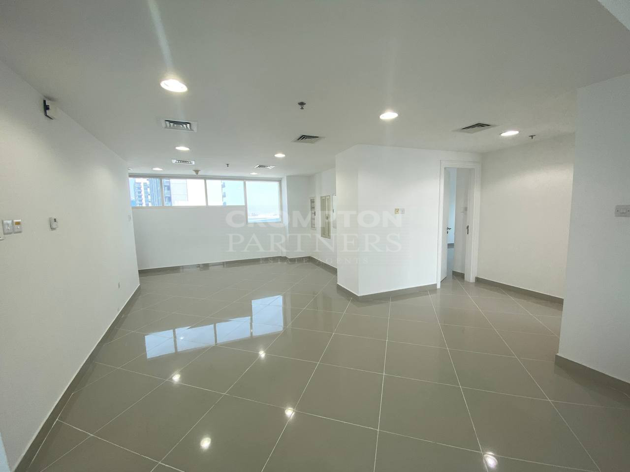 Vacant And Ready | Prime Location | 2 Cheques