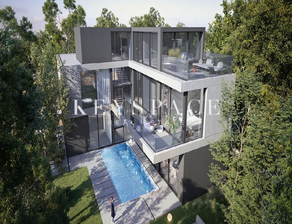 Sophisticated Villa Living Surrounded by Nature’s Calm