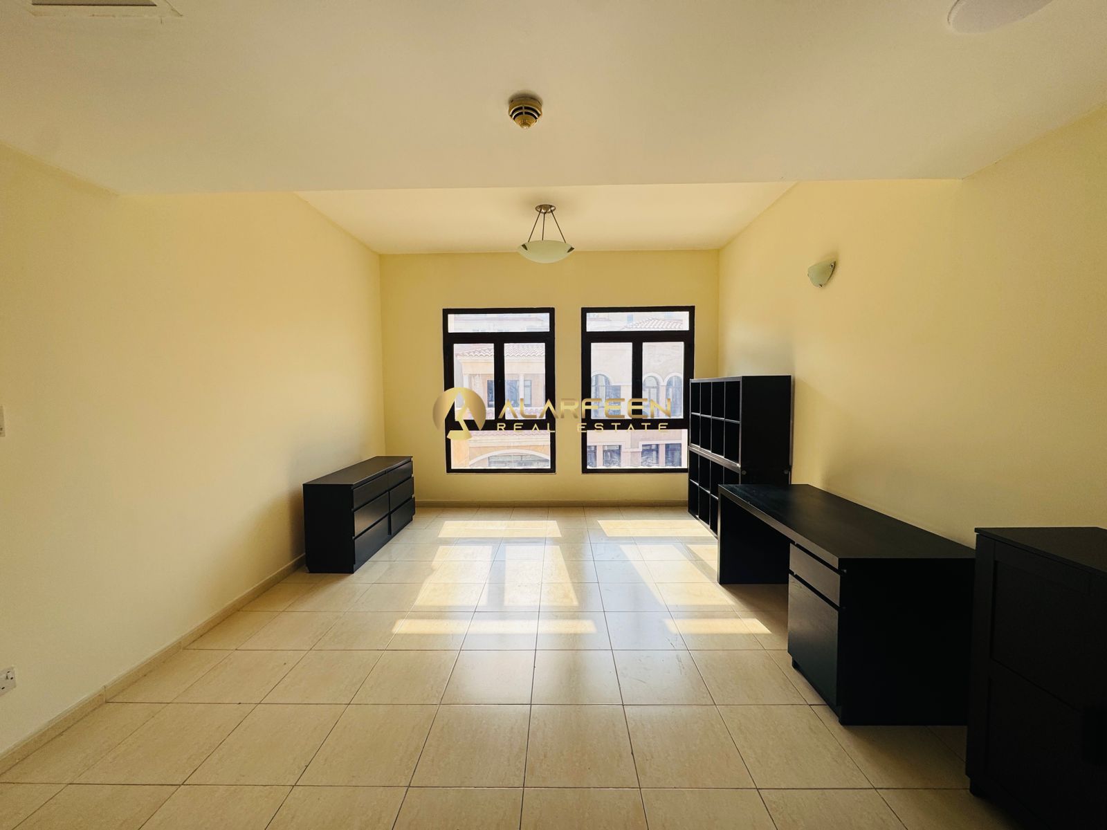 Grt Location | Near To Mall | Specious