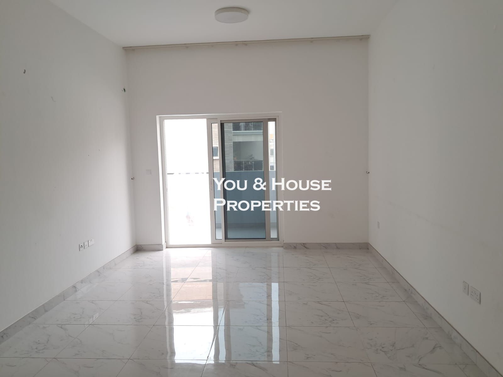 Spacious 2-Bed Retreat | Contemporary Layout I Bright Interiors