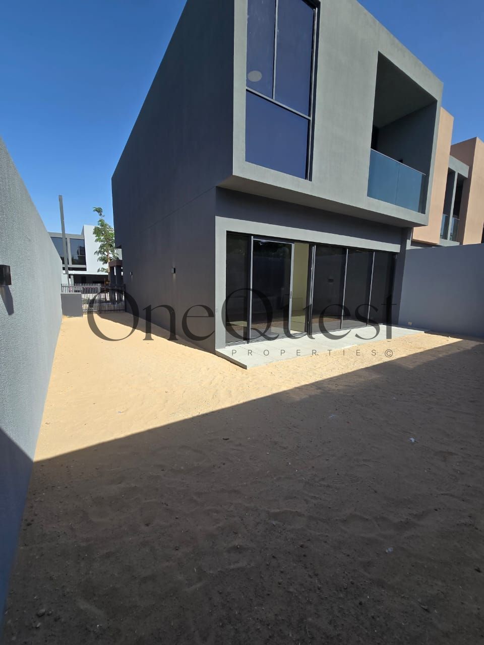 3 BR+maid | Freehold | Single row | Full smart