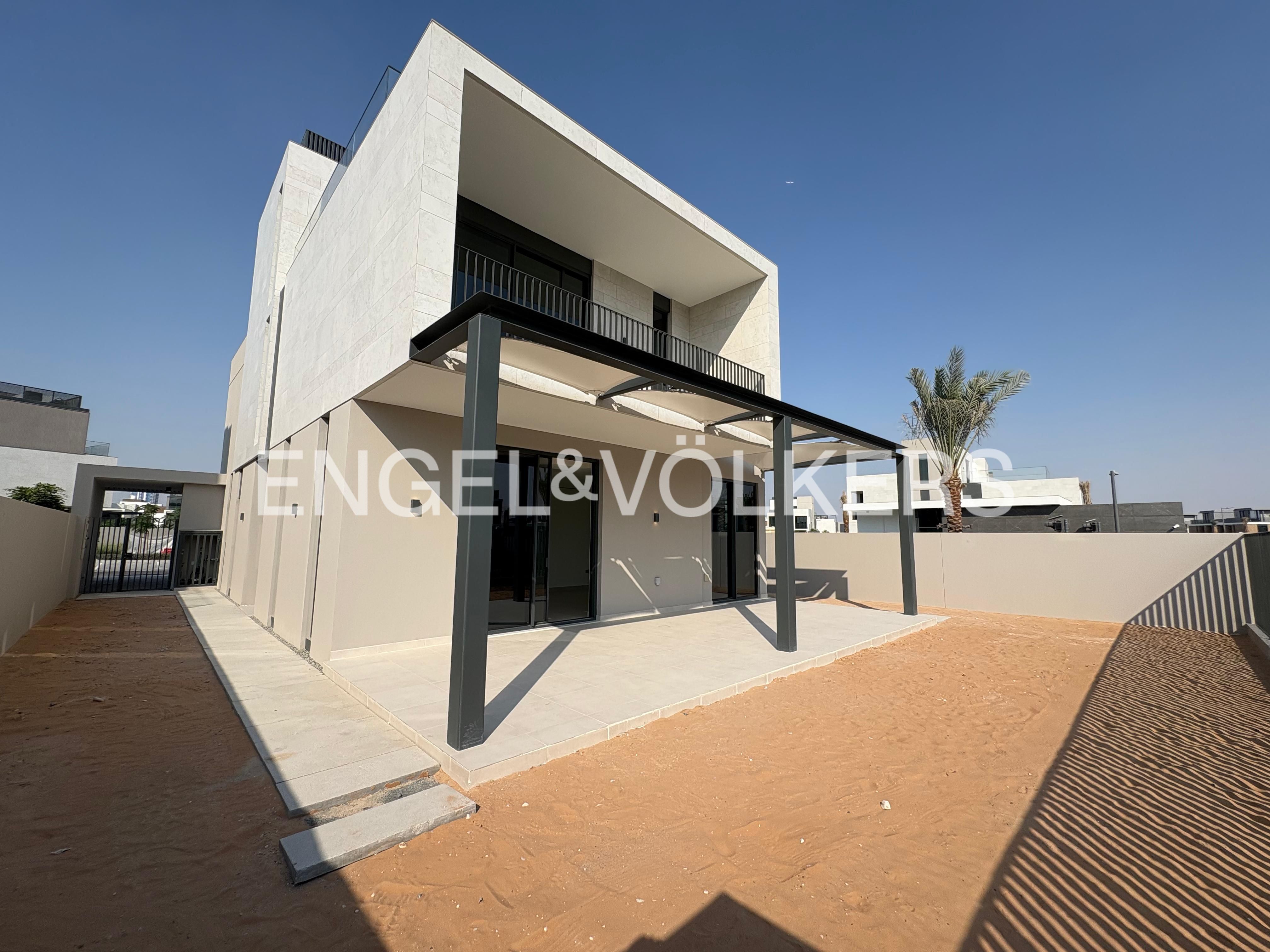 Single Row | Spacious | Brand New