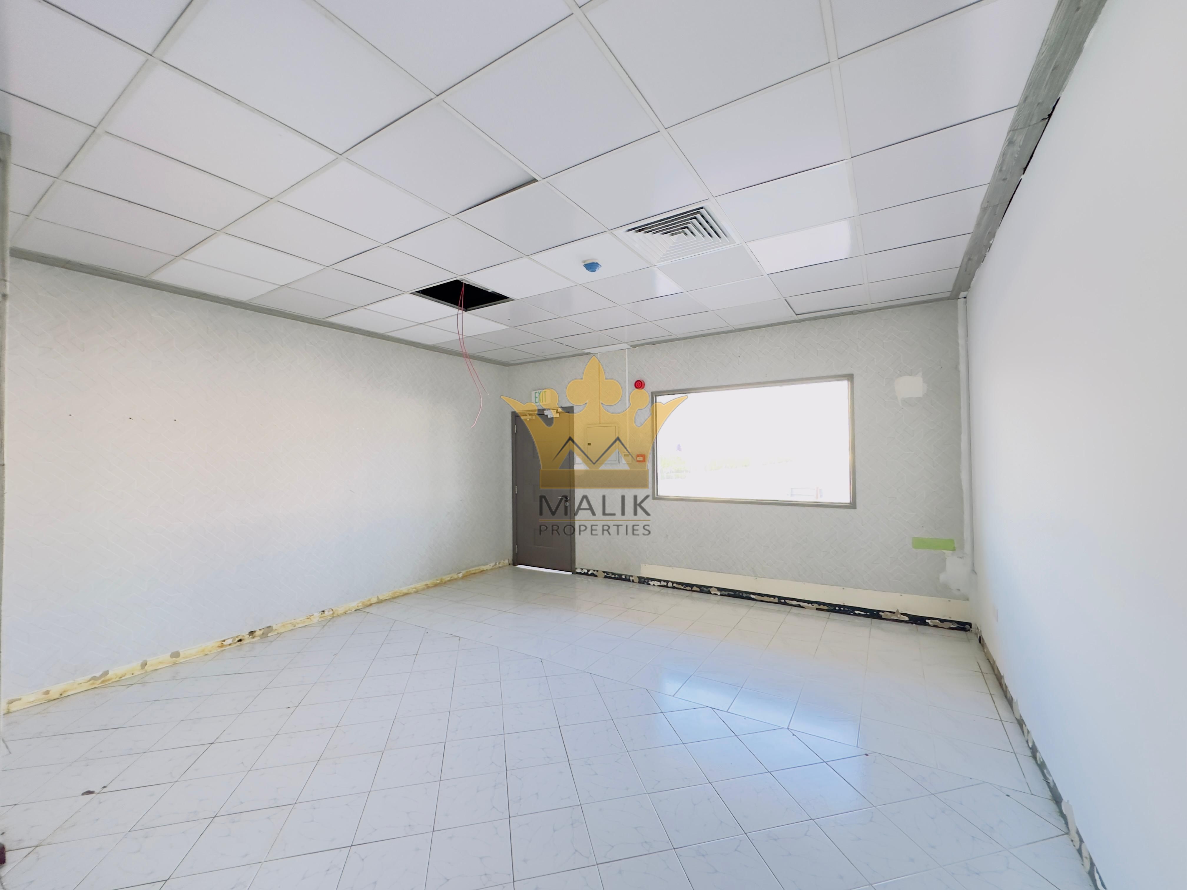 Nice FITTED OFFICE