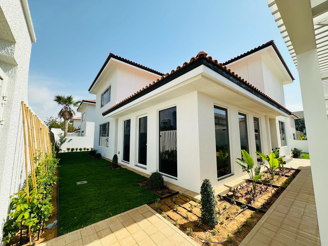 Premium quality |5 bedroom compound villa | shared pool and gym