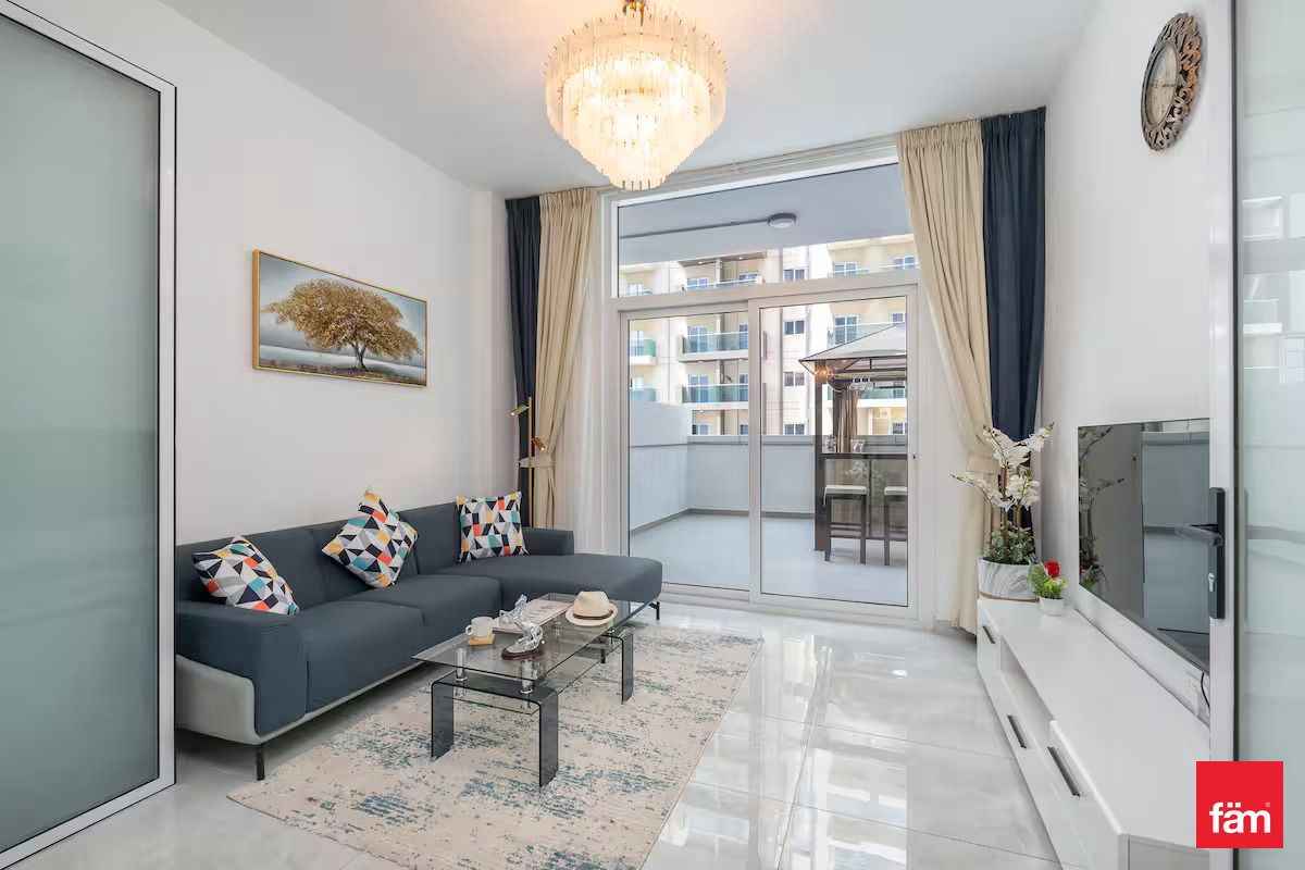 Luxurious | Furnished | Vacant | Close to Metro