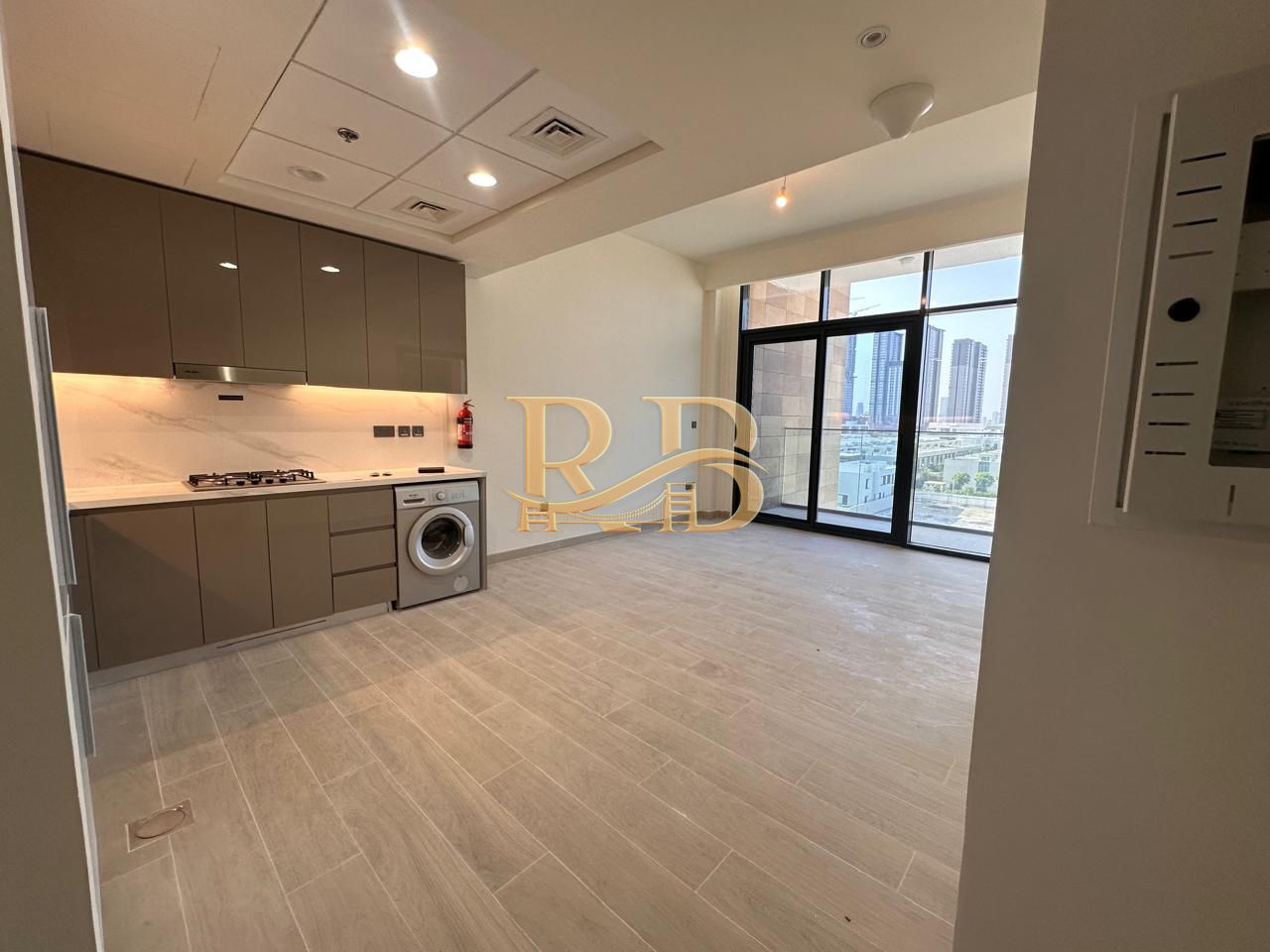 Unfurnished 2 bedroom|| Pool View || 115000 Aed yearly contract || Ready to Move