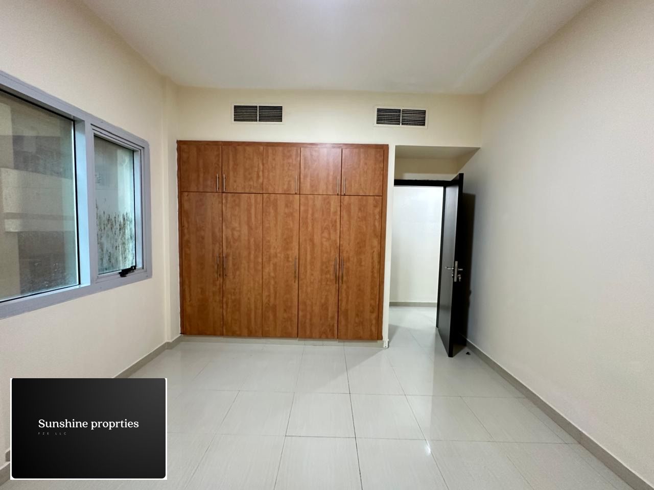 Hot Offer 2Bedroom With Maid Room Close To Dubai Exit