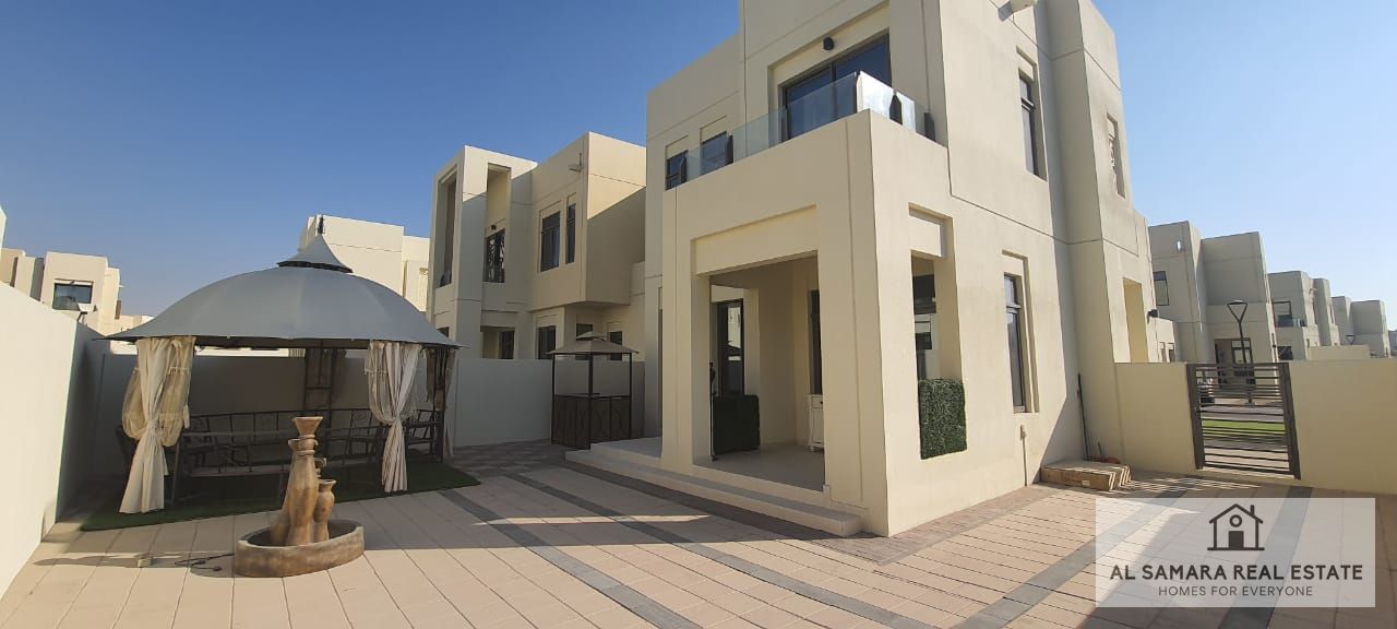 FULLY FURNISHED || CORNER VILLA TYPE A || READY TO MOVE || NEAR TO POOL & PARK