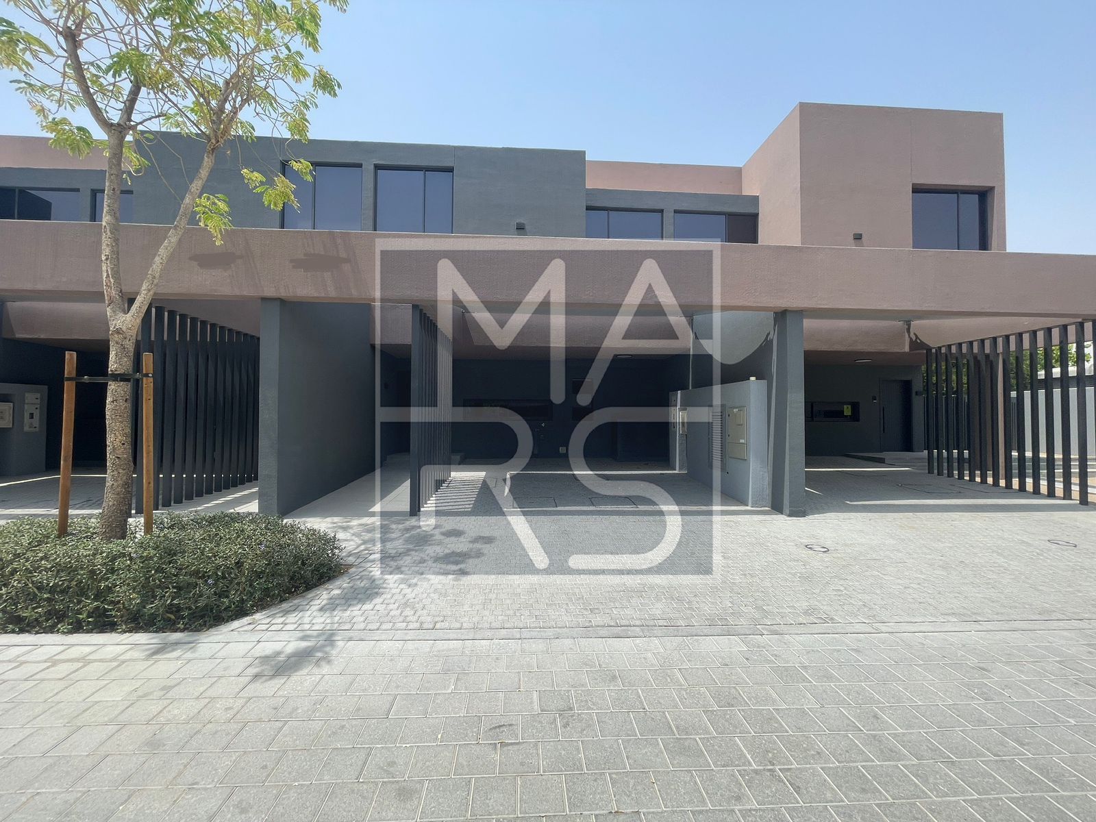 Luxurious 4-Bedroom Middle Unit Villa for Rent in Robinia, Masaar, Sharjah