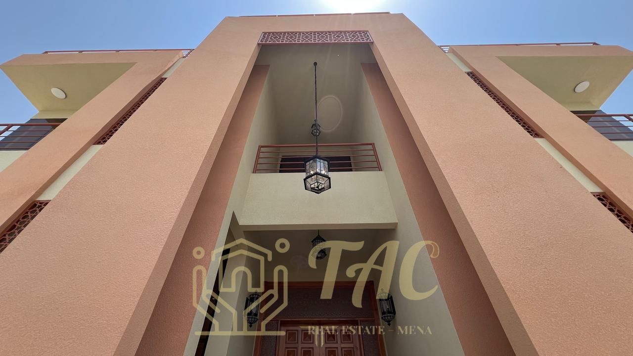 New villa for rent in Al Khawaneej 1 for lovers of spacious spaces and good taste, very excellent finishing