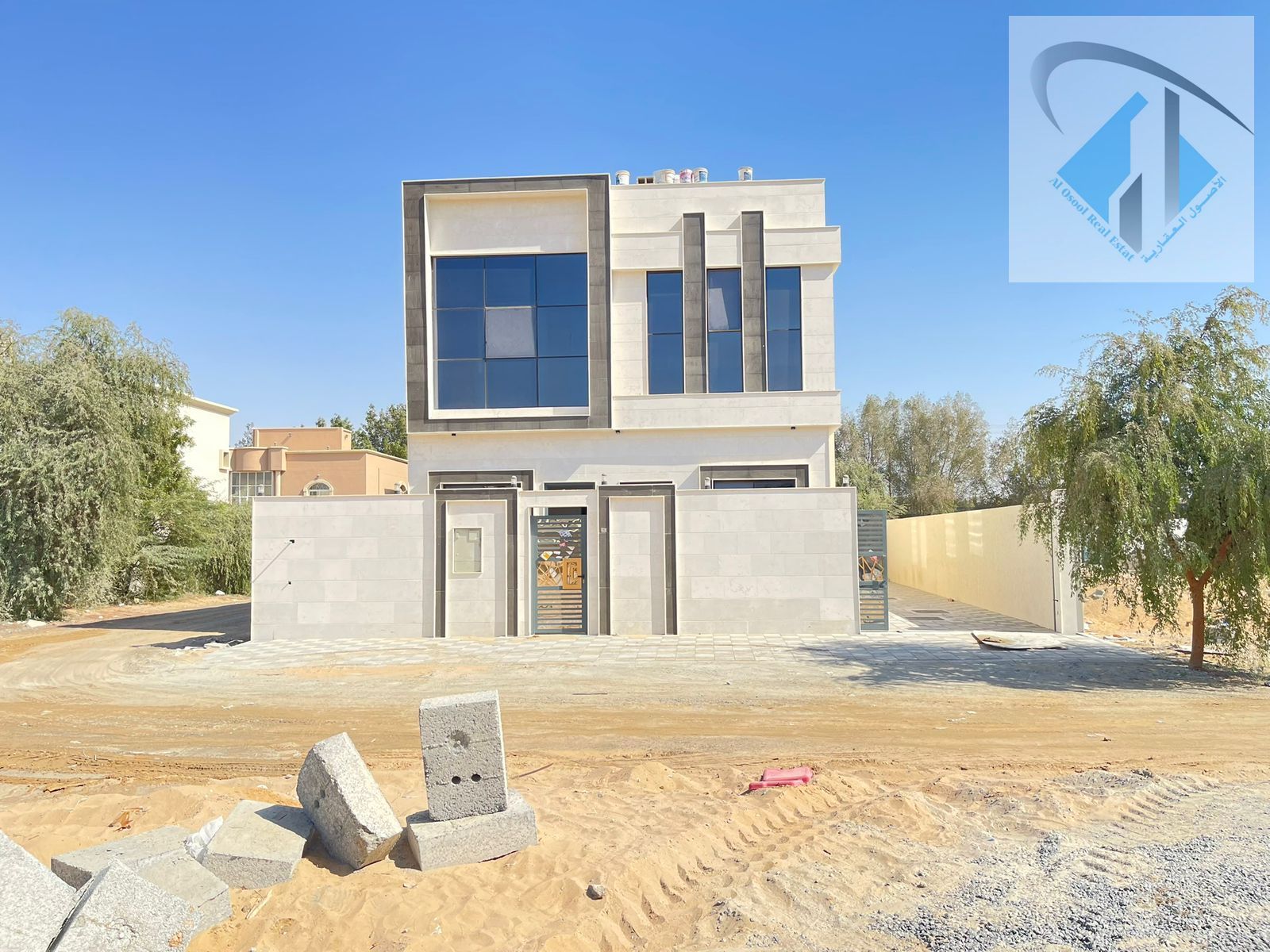 At an attractive price, including registration and ownership fees, and without annual fees.