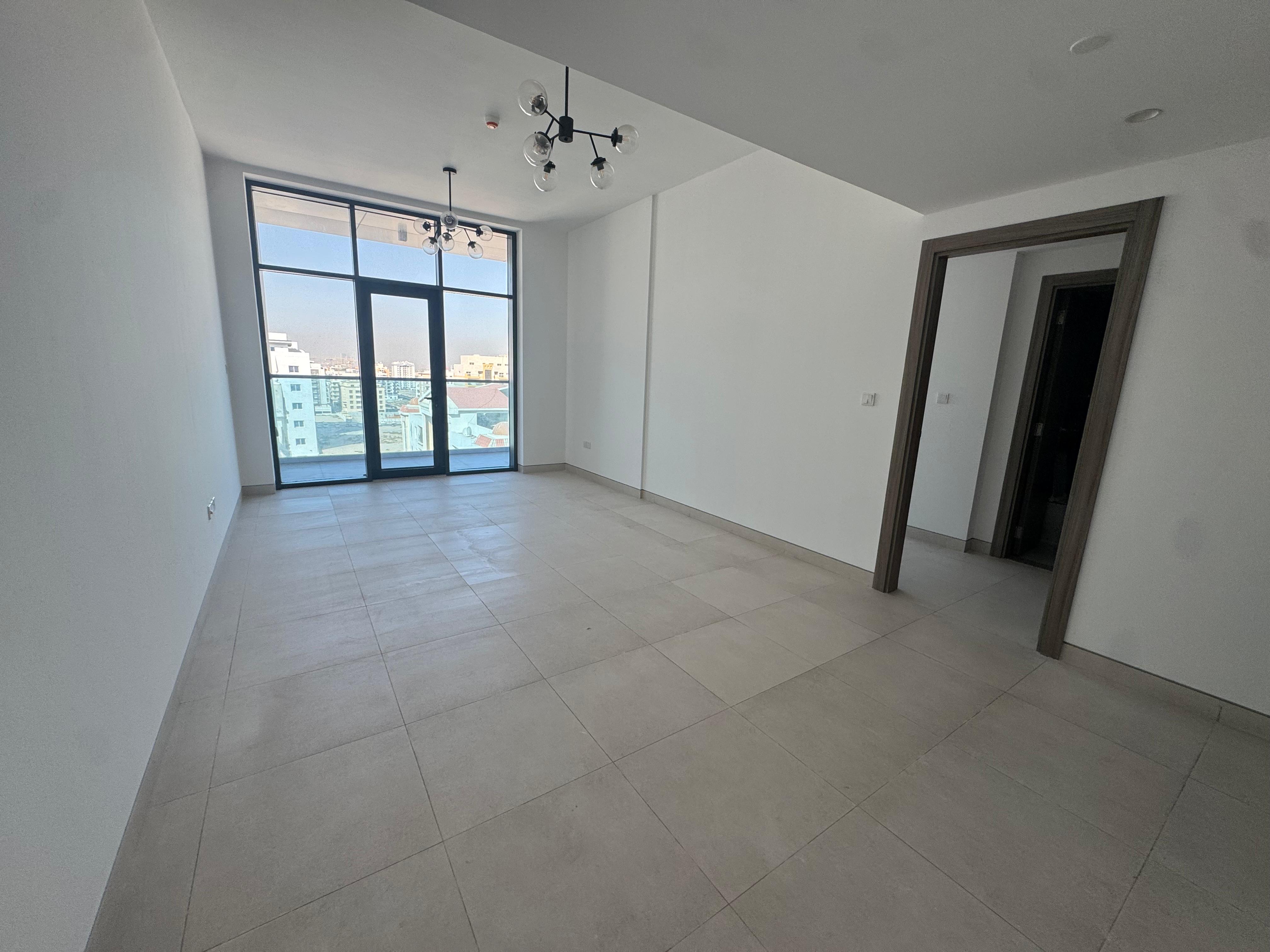 LUXURY | PRIME LOCATION | GYM & POOL