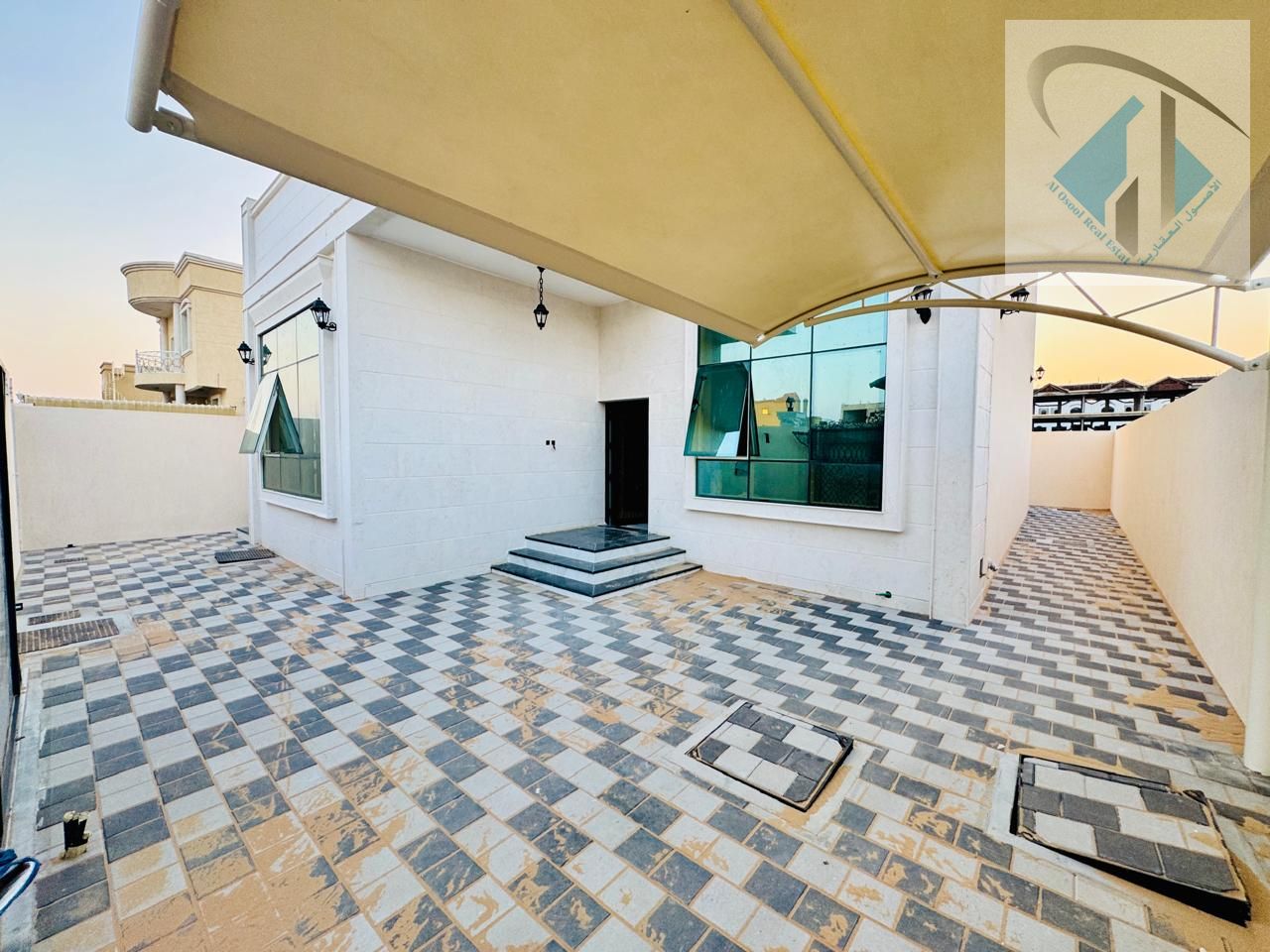 Villa for sale on a street and alley, with a stone design, a large balcony, and the possibility of bank financing without a down payment.