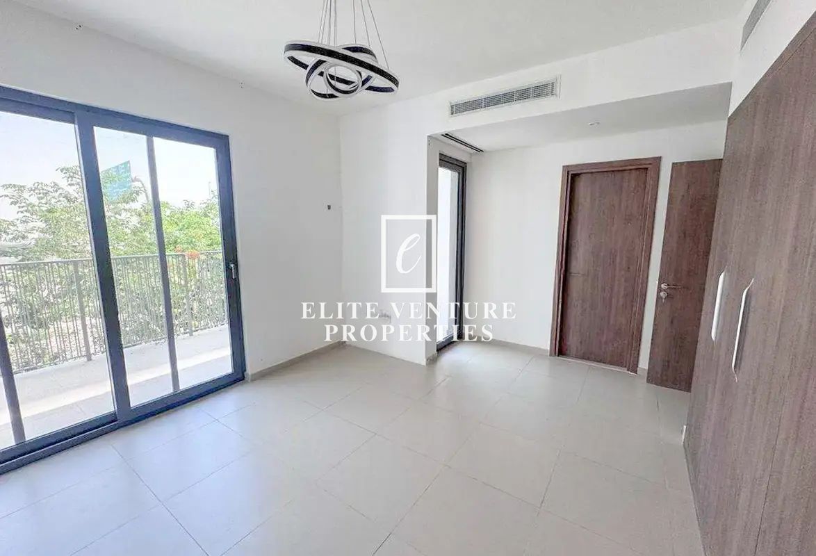 VACANT | READY TO MOVE IN | PRIME LOCATION