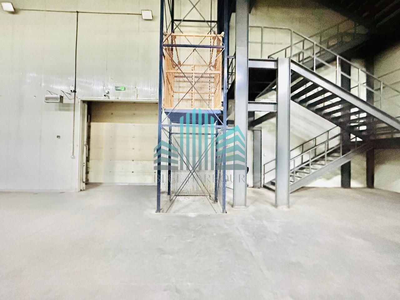 COLDSTORE WITH 116 KW POWER | READY TO USE | WITH MEZZANINE AND RACKS