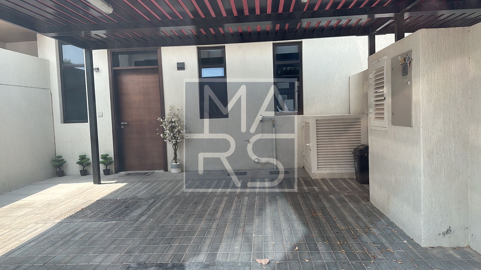 Distress Deal | Villa for Sale 3 BR + Maid | High ROI
