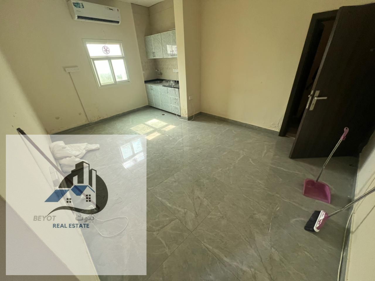 For Rent in Ajman – Al Nakheel 1 Property Type: 1 Bedroom Apartment with Hall + Roof Kitchen: Open kitchen Bathroom: 1 bathroom Air Conditioning: