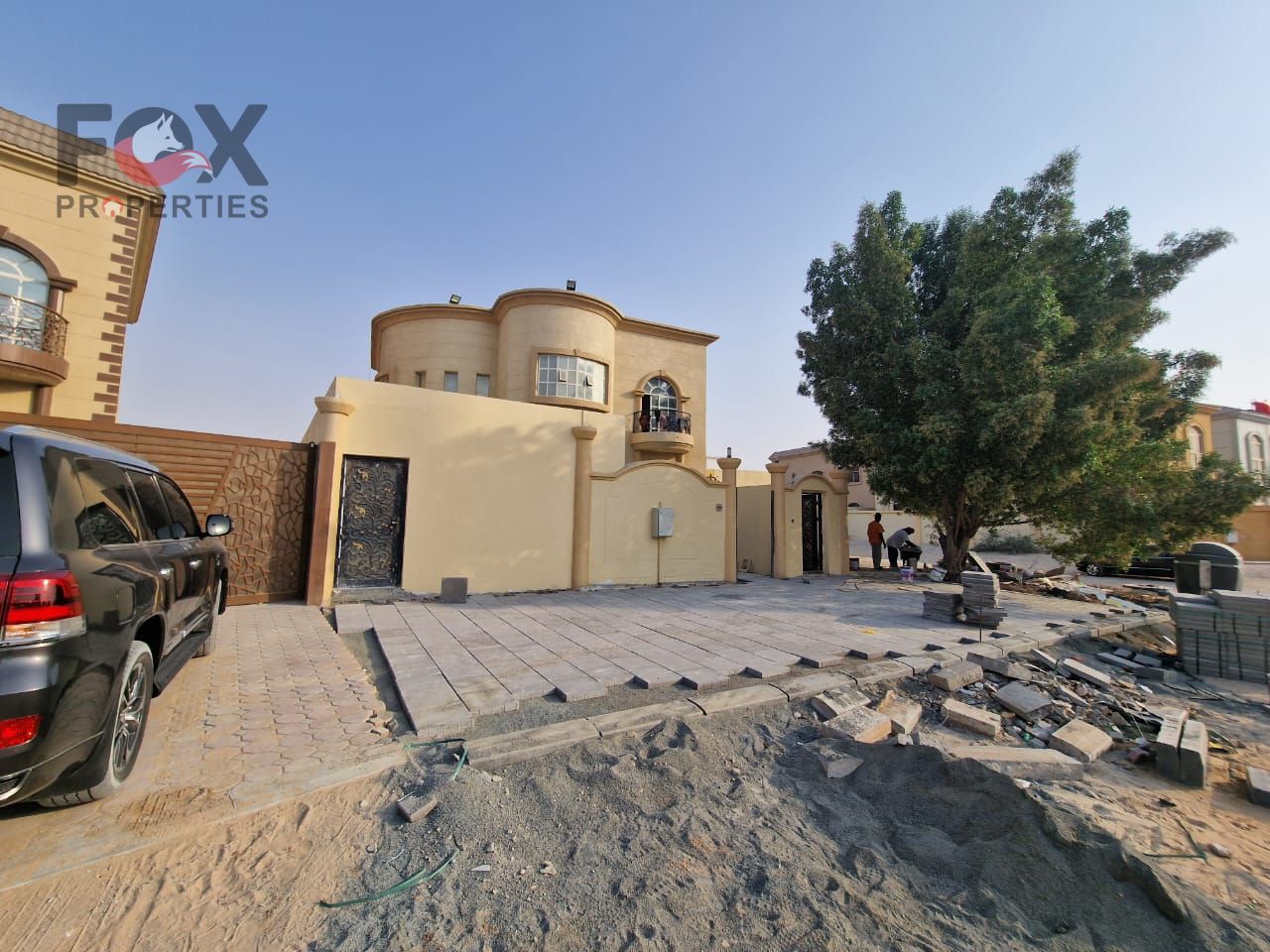 Villa for annual rent: 4 bedrooms, living room, and majlis. Electricity included. Easy access to Dubai and Sharjah.