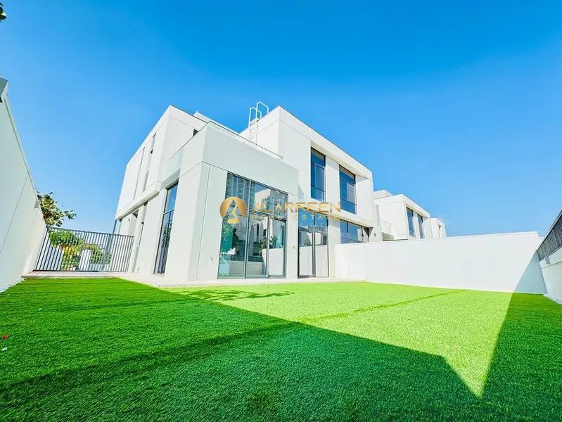 Unfurnished | Bright ambiance | Prime Location