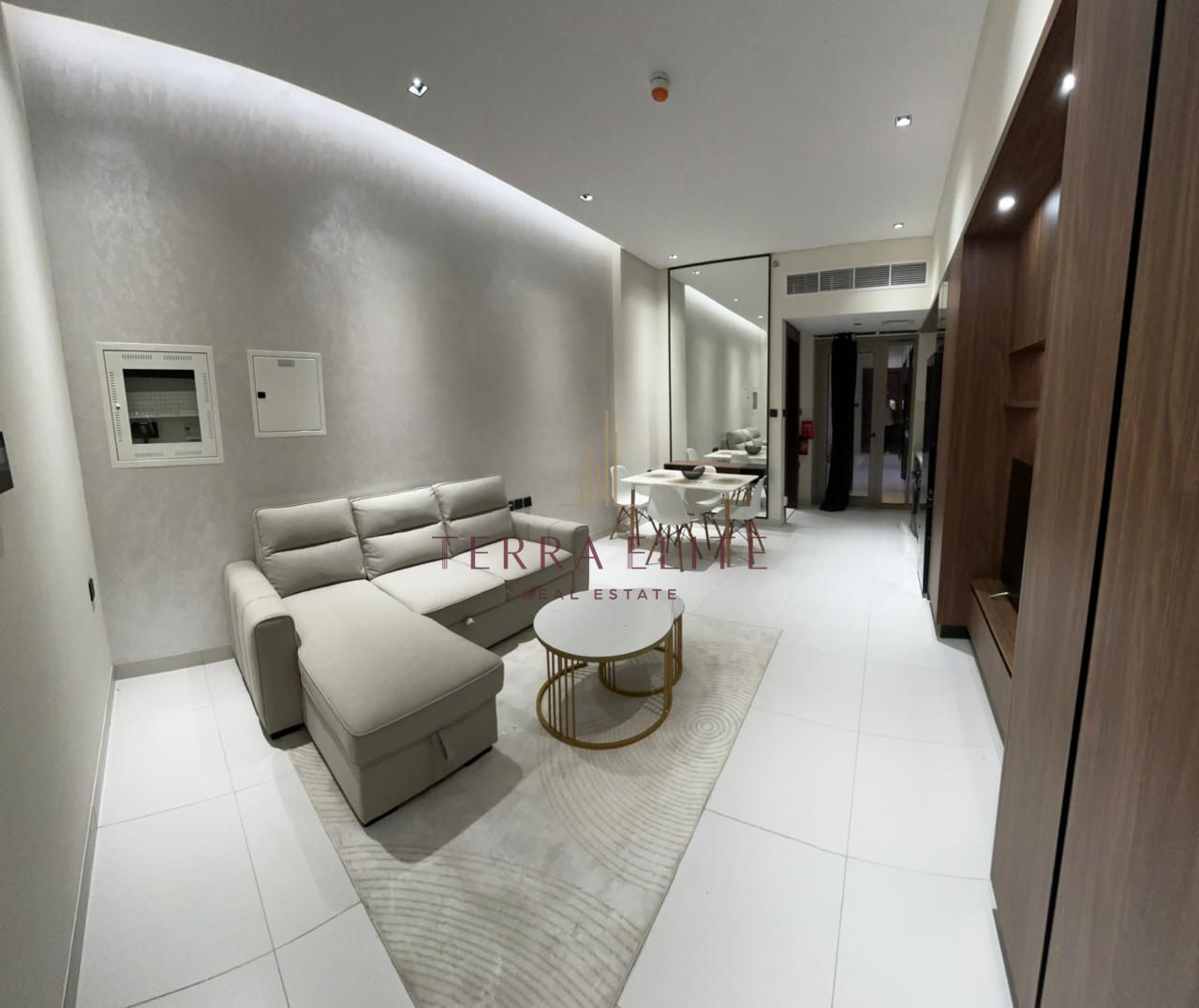 Chic & Cozy Fully Furnished Studio