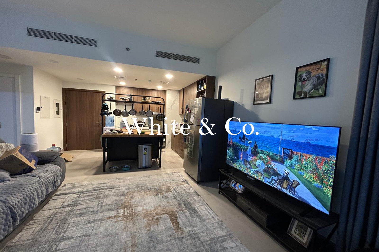 Bright Corner Home | Mid Floor | Rented