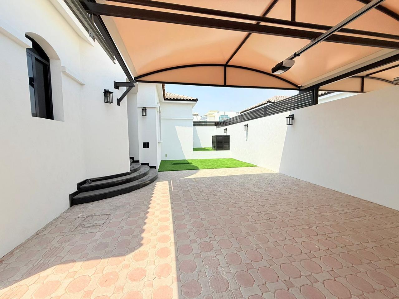 NEWLY RENOVATED 3 bhk VILLA for rent with private pool @ Jumeirah 3