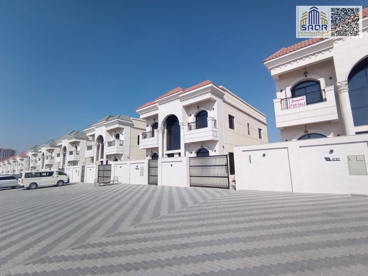 Classic design villa with swimming pool next to the mosque / Freehold for life