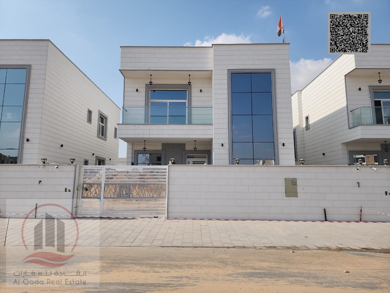 Villa for sale in Ajman, Al Zahiyah area. 5 master bedrooms, majlis, living room, and maid's room. Freehold ownership for all nationalities. Bank fina